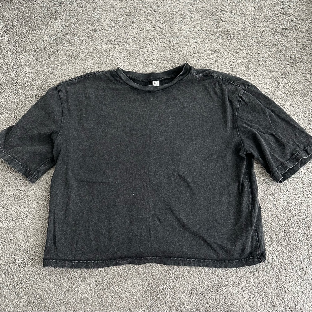 Black Cropped Tee